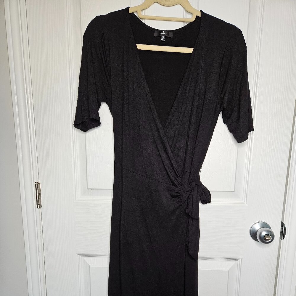 LULUS Black Wrapped Midi Dress in Black Size m